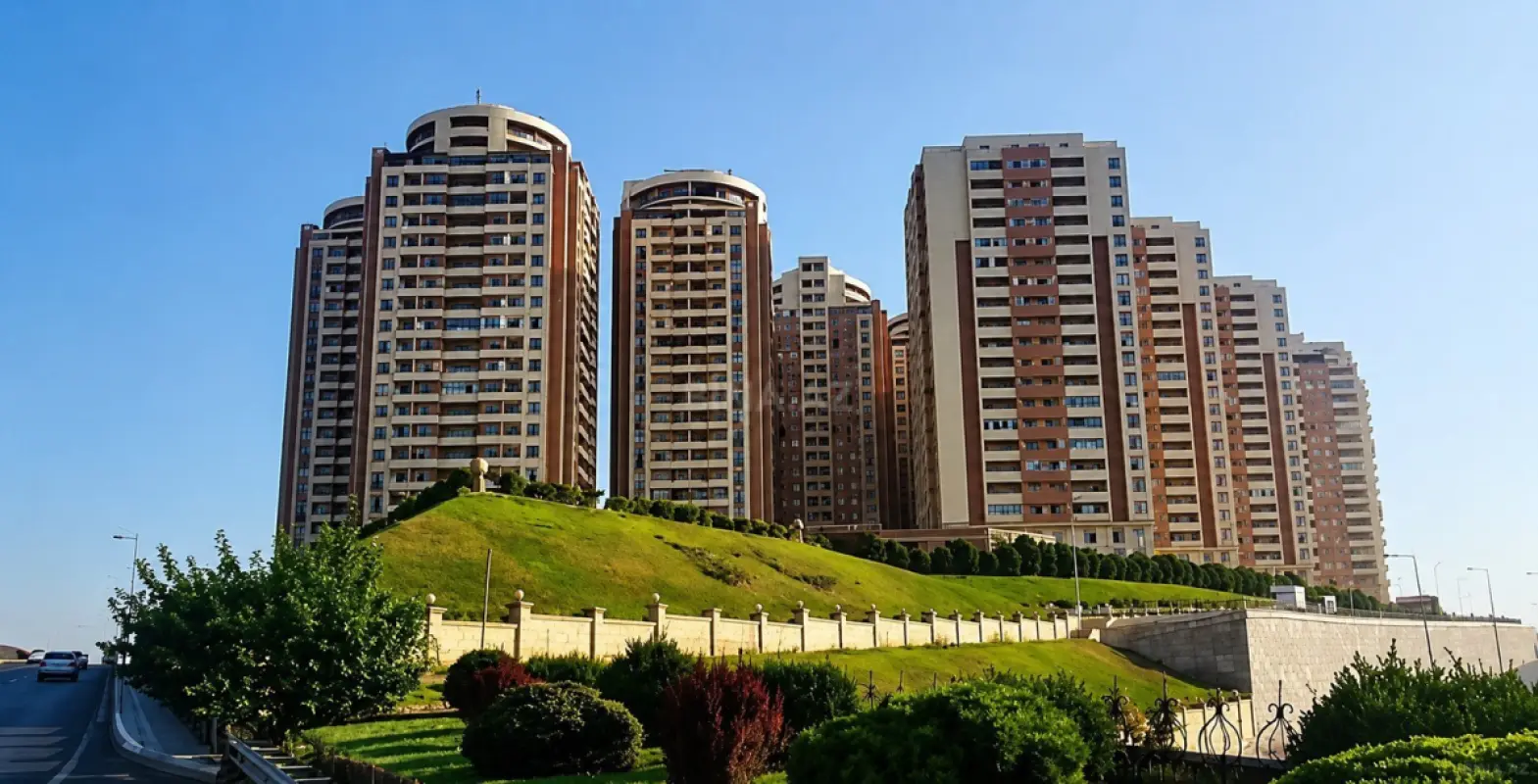 Satılır 3 otaqlı mənzil 137 m²