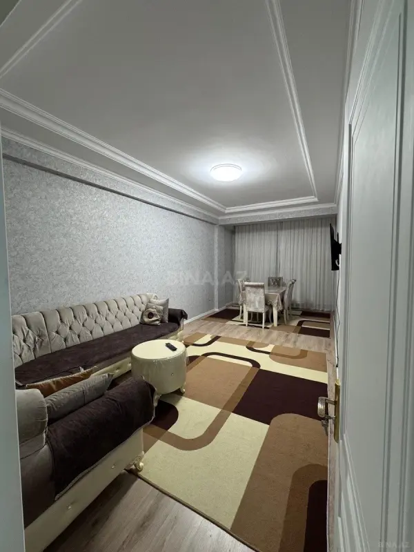 Satılır 2 otaqlı mənzil 77 m²