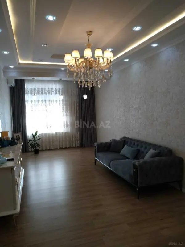 Satılır 4 otaqlı mənzil 153 m²