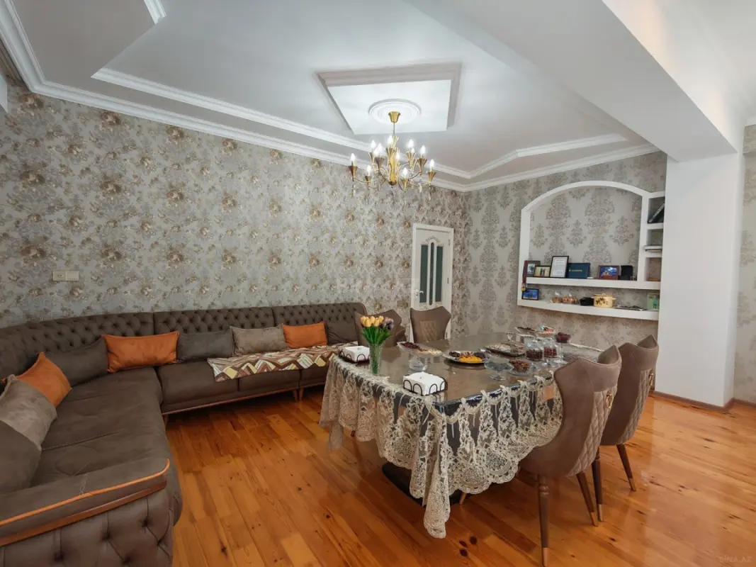 Satılır 3 otaqlı mənzil 118 m²