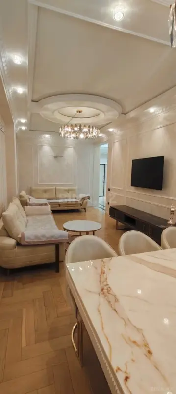 Satılır 2 otaqlı mənzil 100 m²