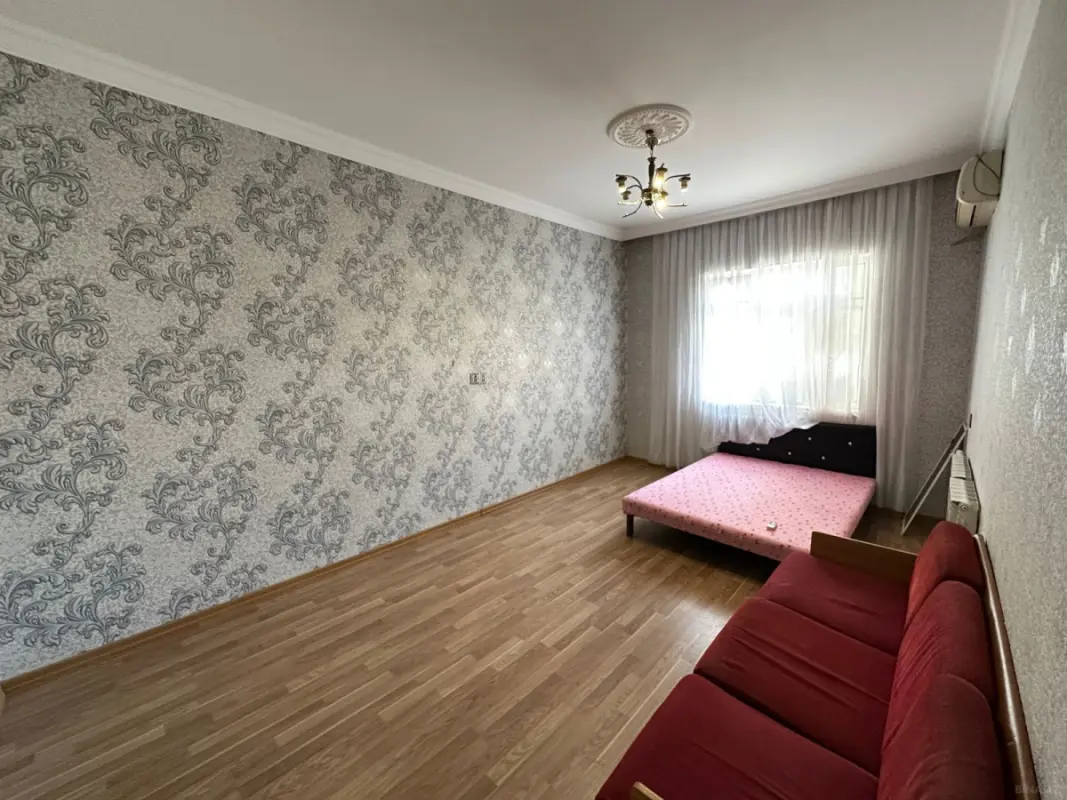 Satılır 1 otaqlı mənzil 40 m²