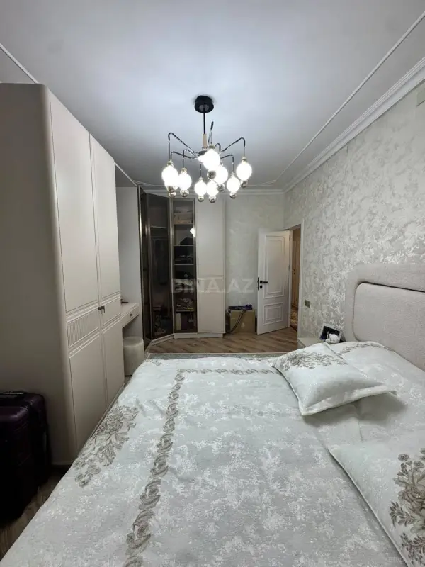 Satılır 4 otaqlı mənzil 105 m²