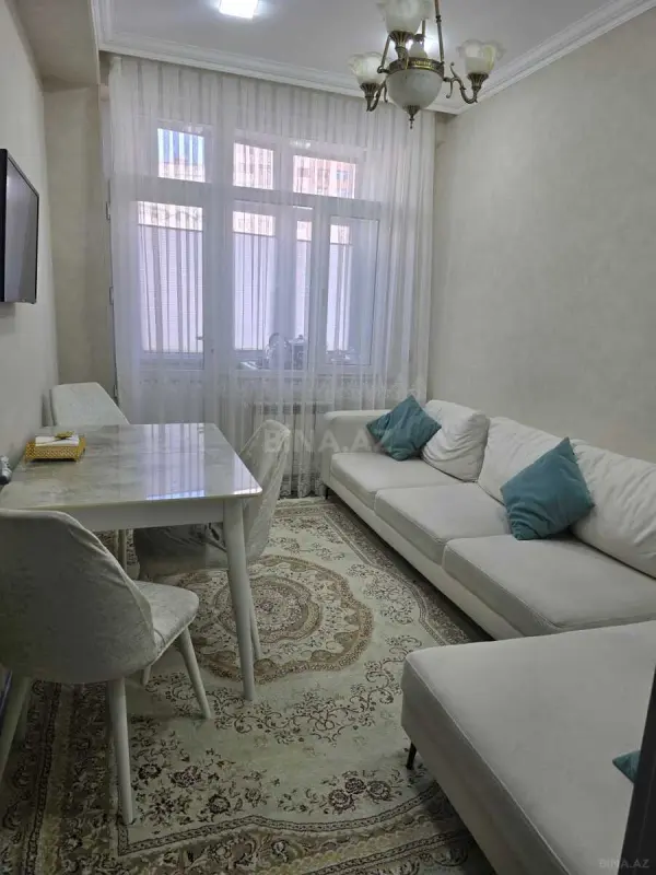 Satılır 3 otaqlı mənzil 102 m²