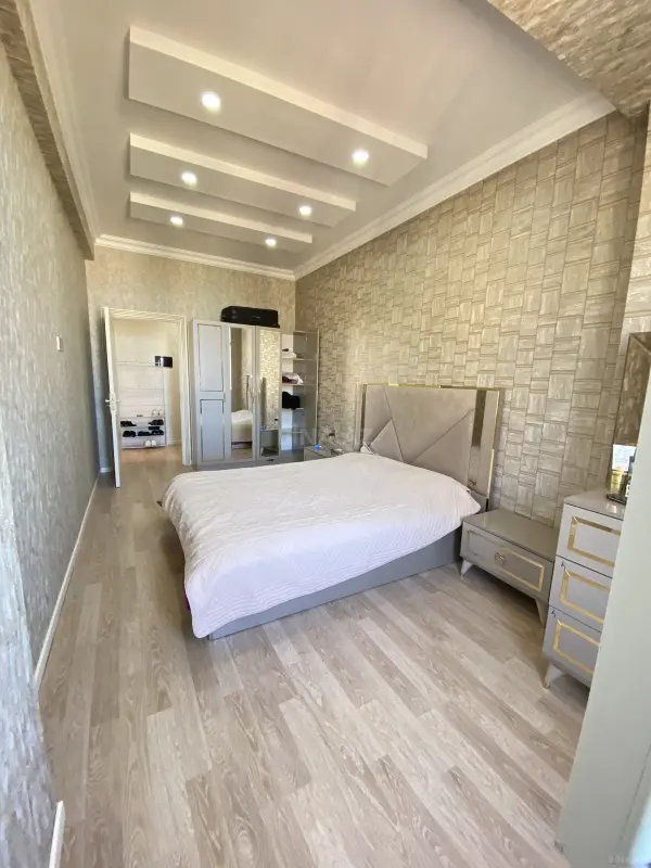 Satılır 2 otaqlı mənzil 66 m²