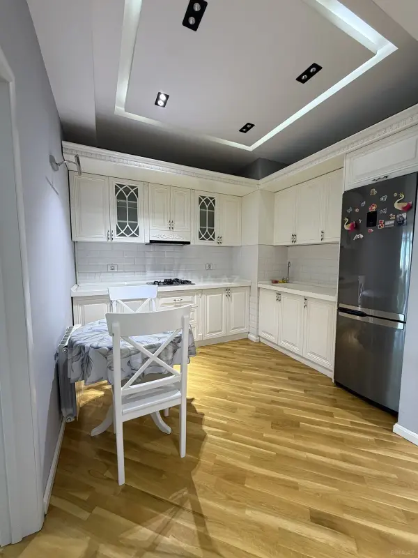 Satılır 2 otaqlı mənzil 71 m²