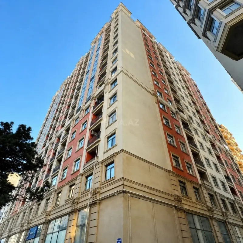 Satılır 3 otaqlı mənzil 114 m²