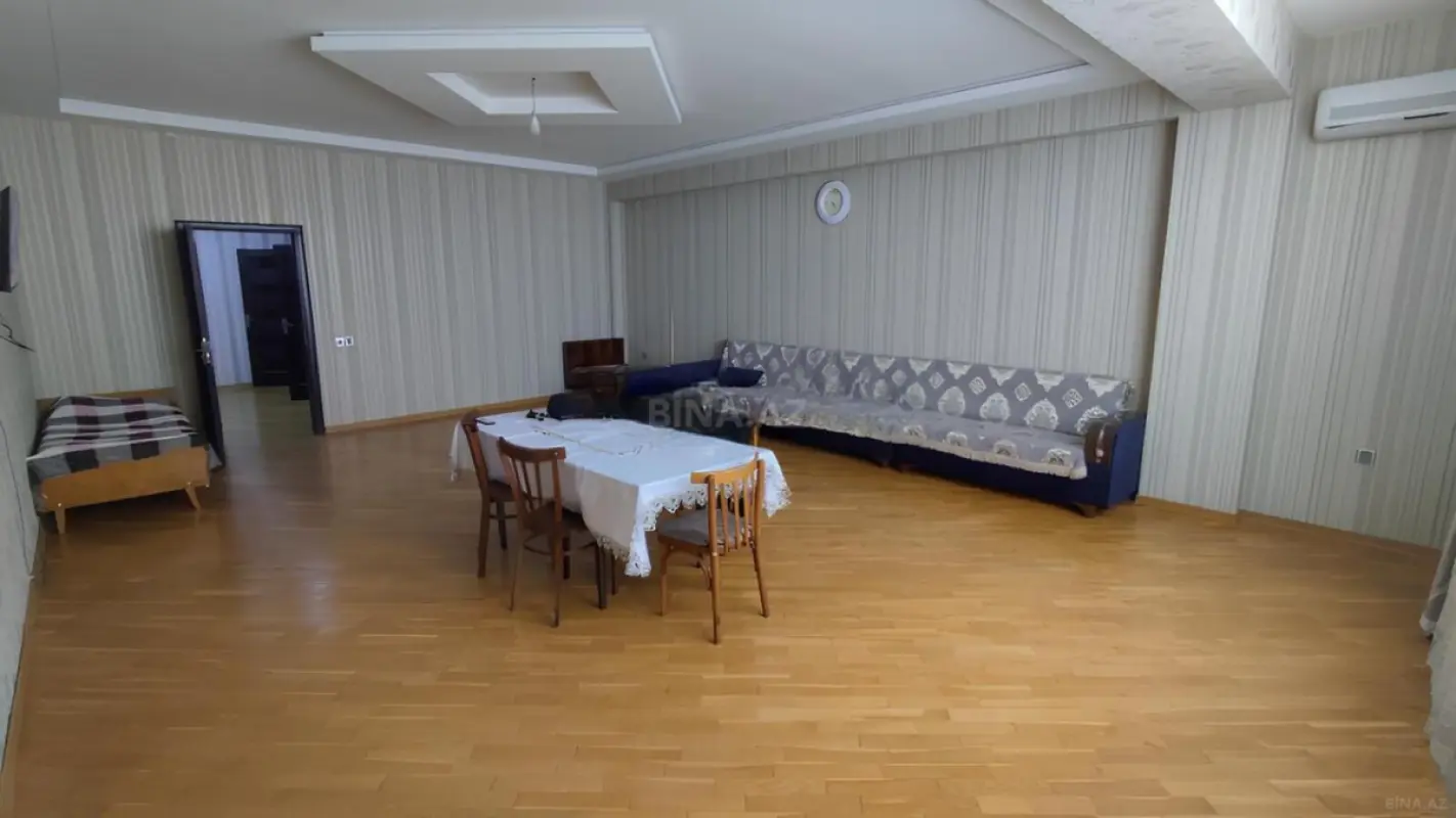 Satılır 2 otaqlı mənzil 110 m²