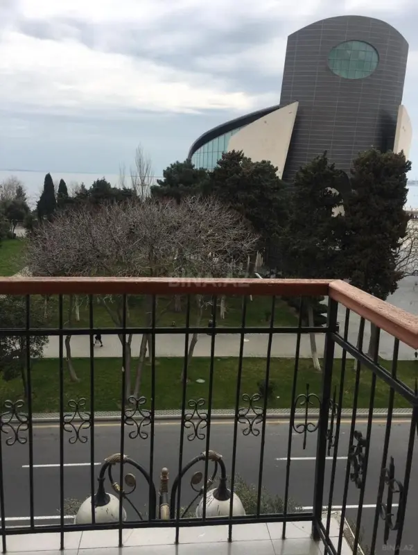 Kirayə verilir 2 otaqlı mənzil 75 m²