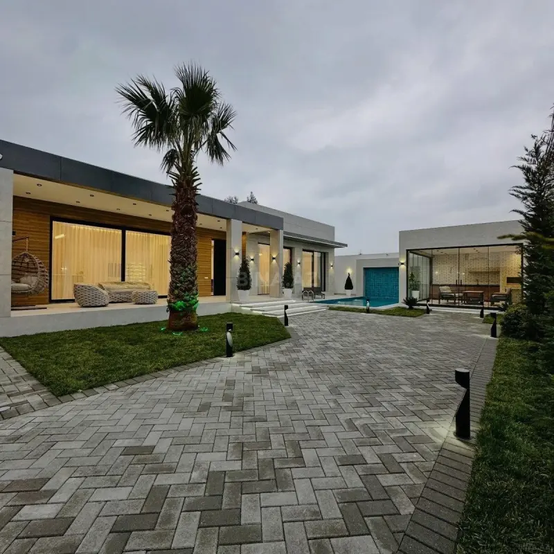 Kirayə verilir 5 otaqlı həyət evi 300 m²