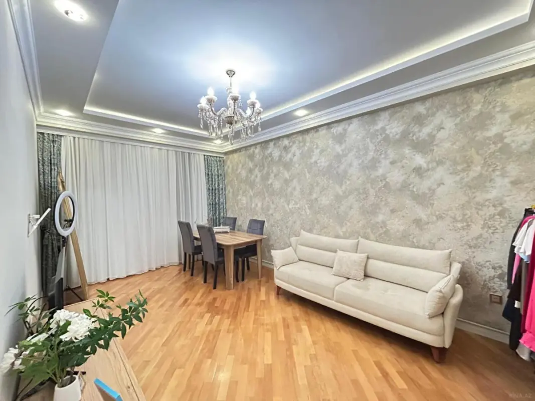 Kirayə verilir 2 otaqlı mənzil 80 m²