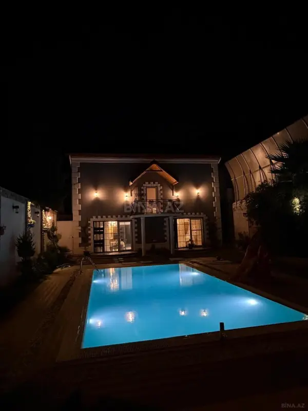 Satılır 7 otaqlı həyət evi 251 m²