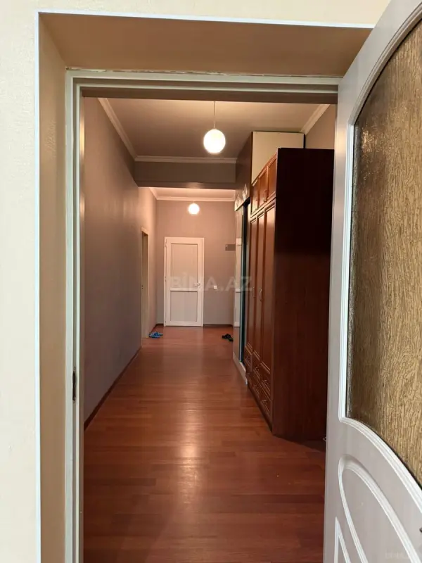 Kirayə verilir 2 otaqlı mənzil 90 m²