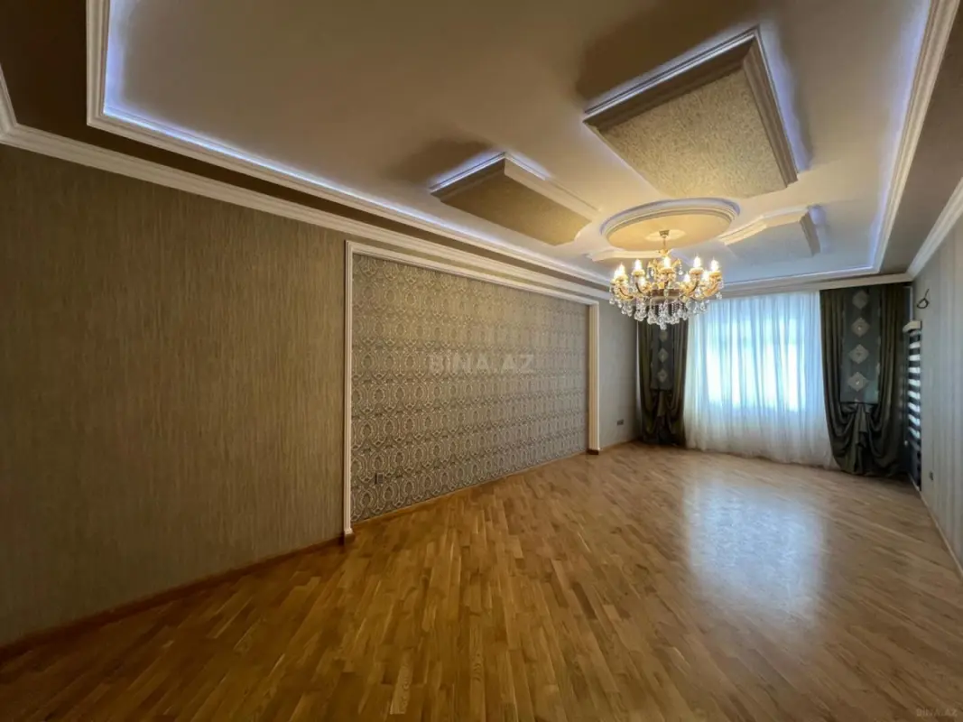 Satılır 3 otaqlı mənzil 134 m²