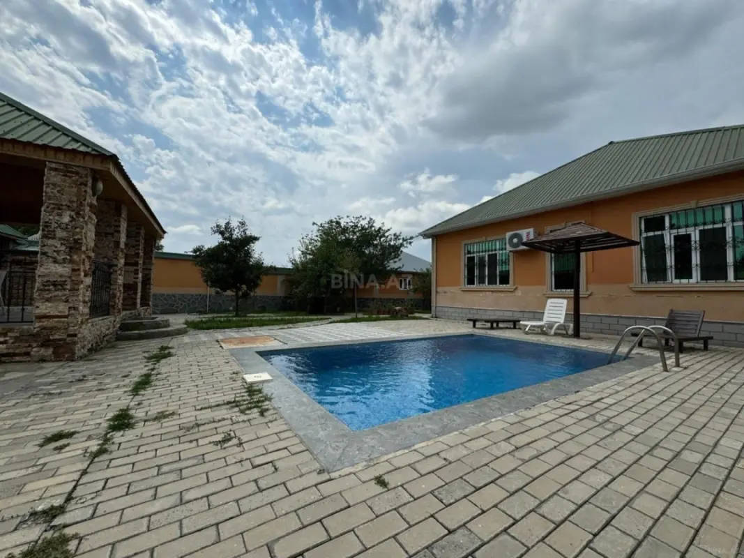 Kirayə verilir 4 otaqlı həyət evi 200 m²