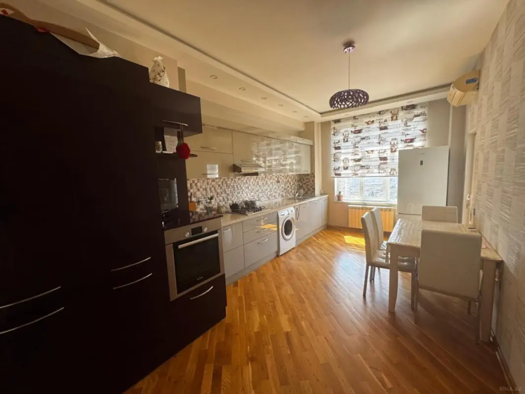 Satılır 2 otaqlı mənzil 90.4 m²