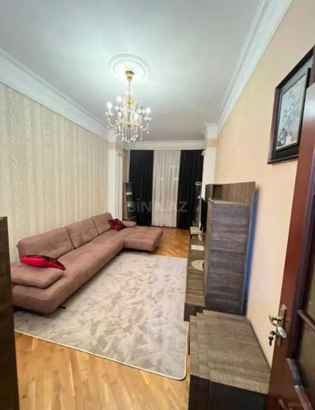 Kirayə verilir 2 otaqlı mənzil 75 m²