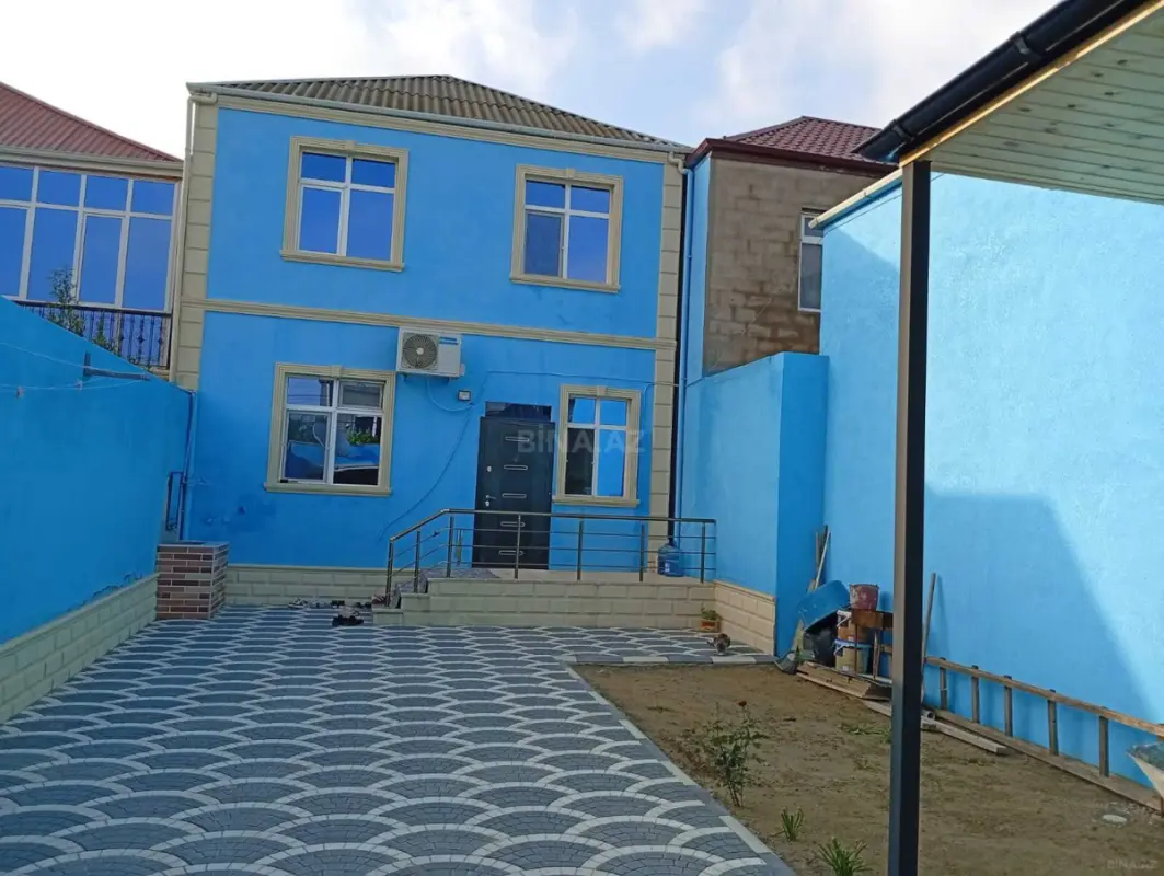 Satılır 4 otaqlı həyət evi 200 m²