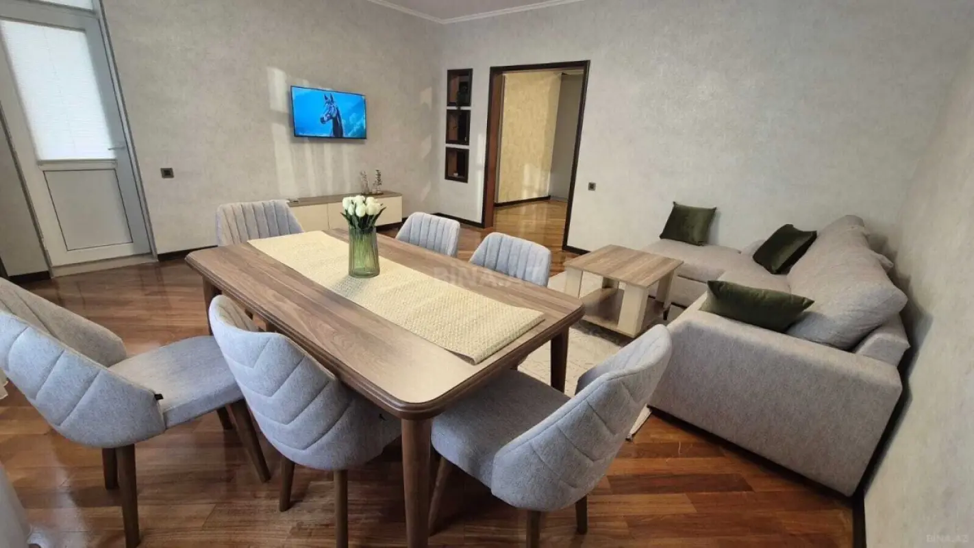 Kirayə verilir 2 otaqlı mənzil 100 m²