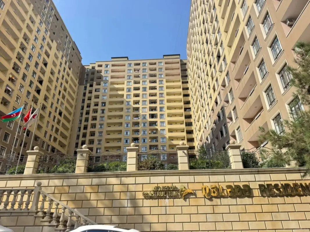 Satılır 3 otaqlı mənzil 95 m²
