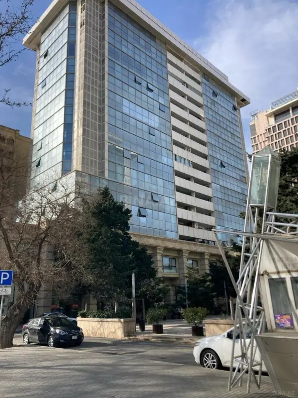 Satılır 3 otaqlı mənzil 125 m²