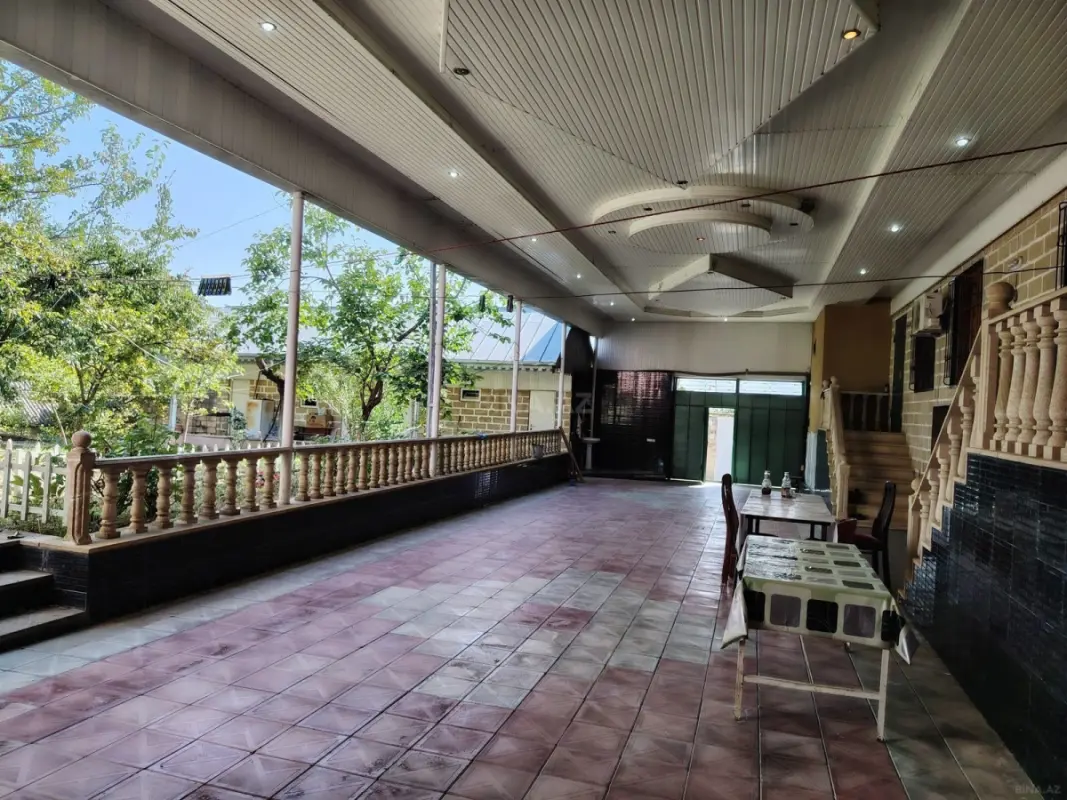 Satılır 6 otaqlı həyət evi 900 m²