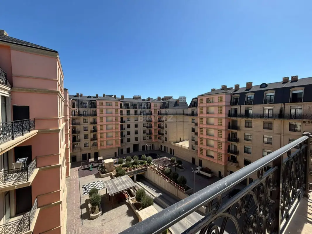 Satılır 2 otaqlı mənzil 115 m²