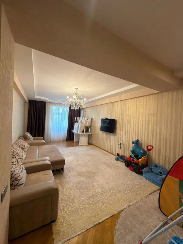 Kirayə verilir 2 otaqlı mənzil 100 m²