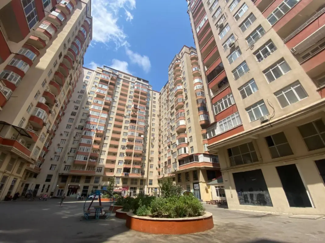 Satılır 2 otaqlı mənzil 100 m²
