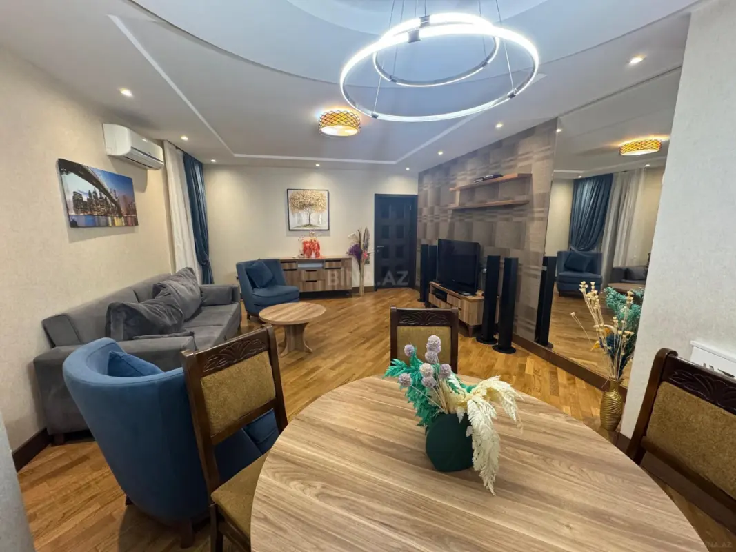 Kirayə verilir 2 otaqlı mənzil 89 m²