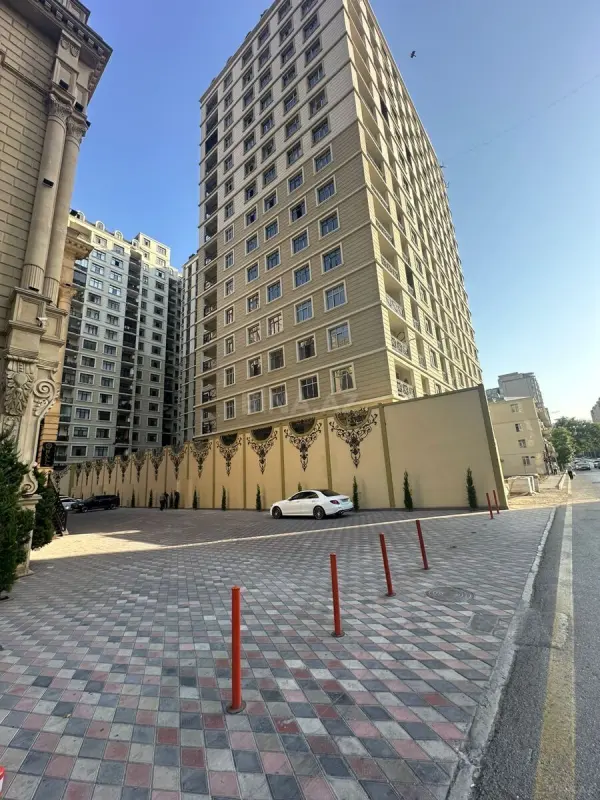 Satılır 3 otaqlı mənzil 157 m²