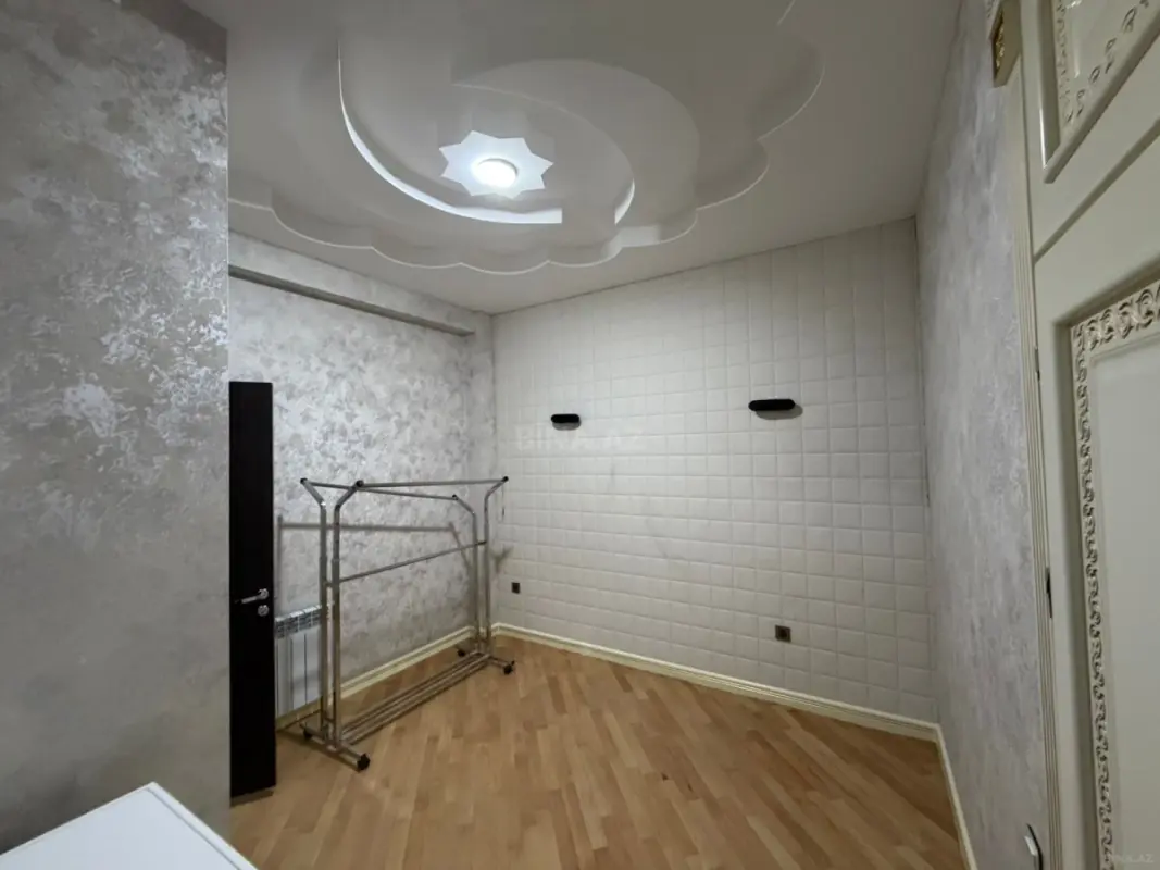 Kirayə verilir 5 otaqlı mənzil 180 m²