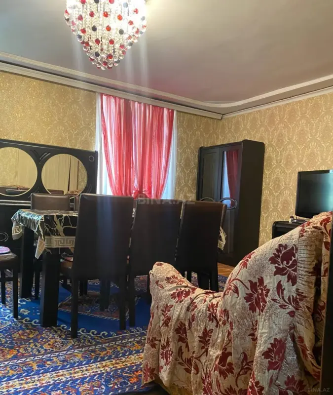 Kirayə verilir 2 otaqlı mənzil 100 m²