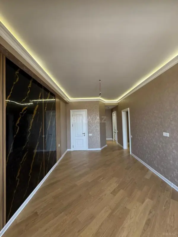 Satılır 3 otaqlı mənzil 148 m²