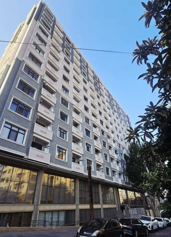Satılır 3 otaqlı mənzil 137 m²