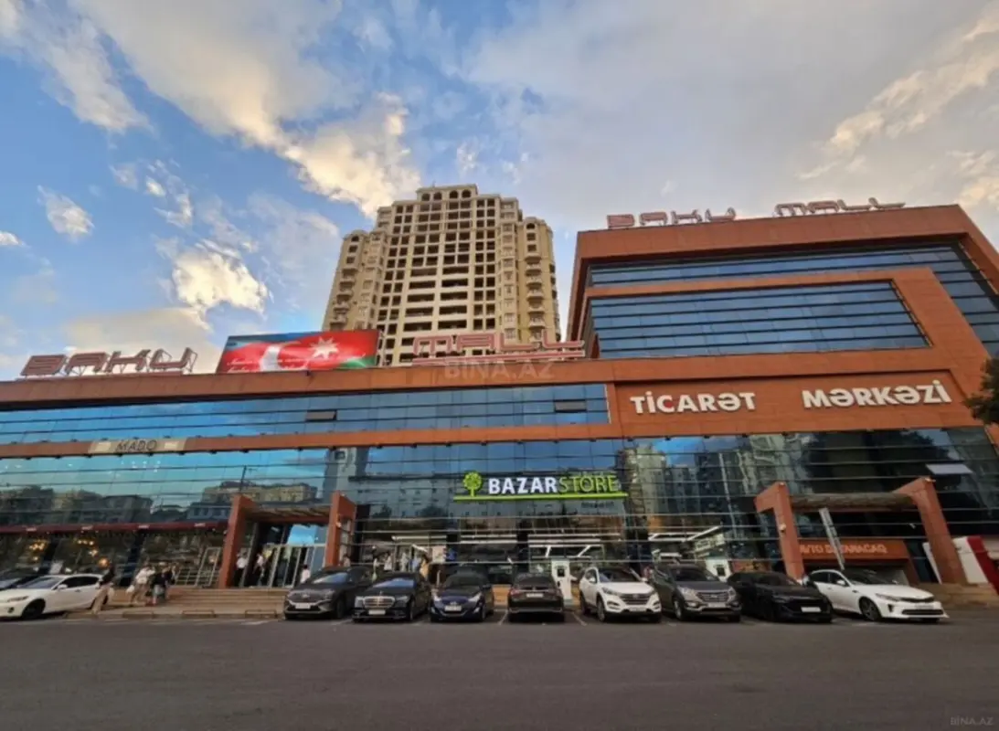 Satılır 3 otaqlı mənzil 136 m²