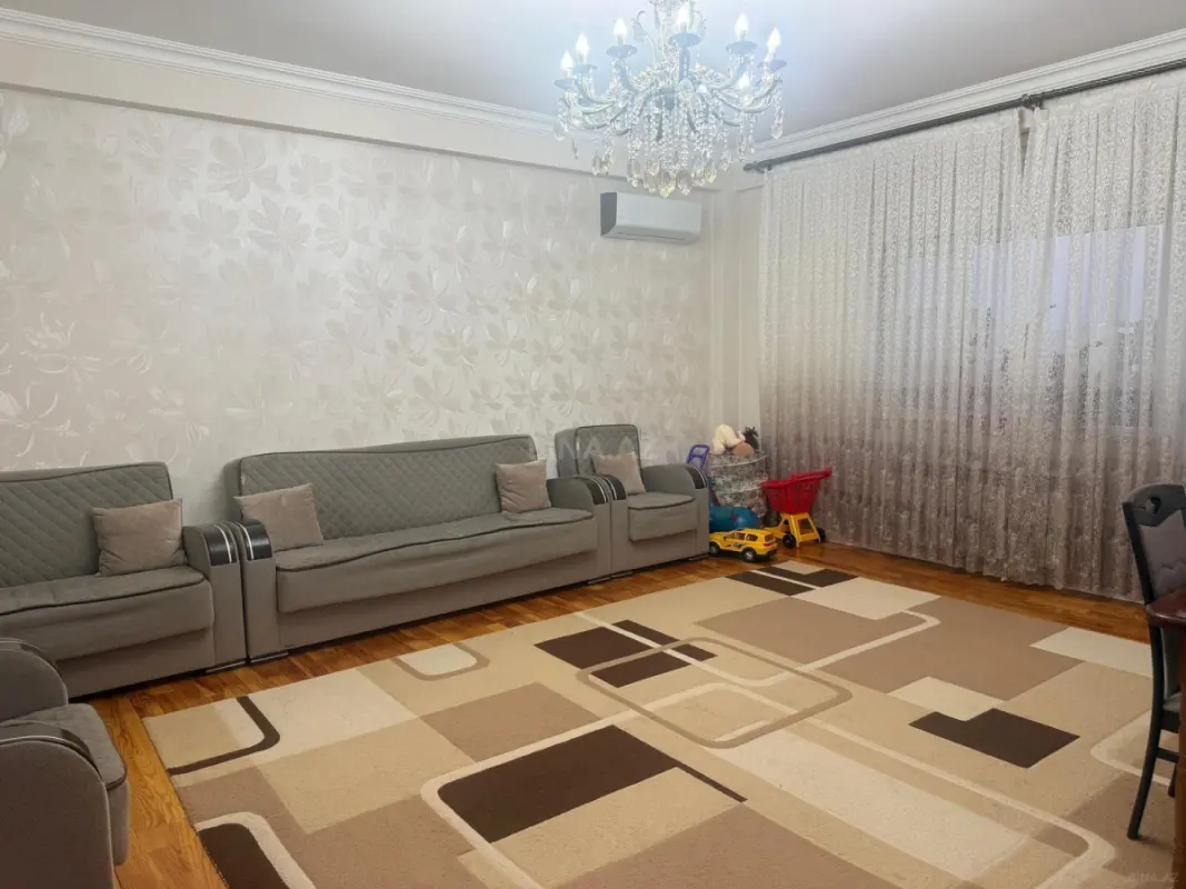Satılır 3 otaqlı mənzil 125 m²