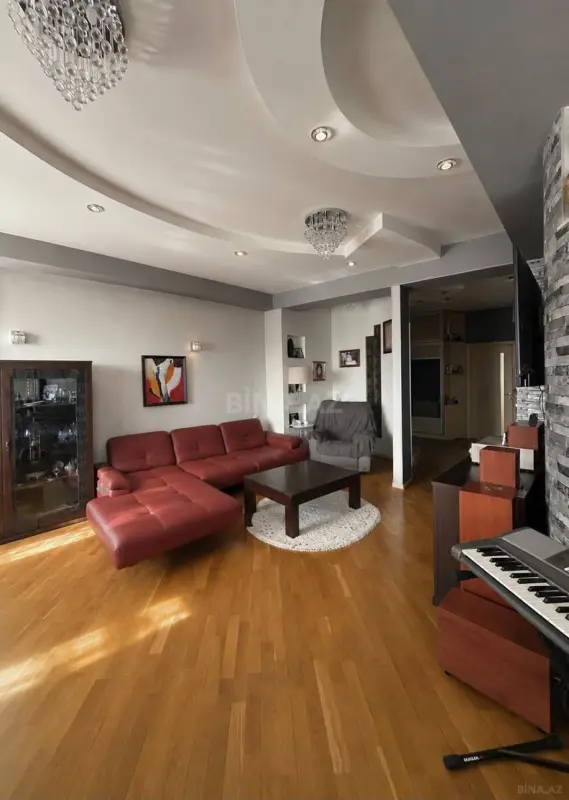 Satılır 3 otaqlı mənzil 120 m²