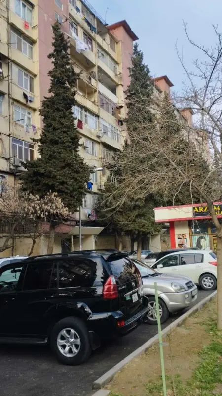 Satılır 5 otaqlı mənzil 115 m²