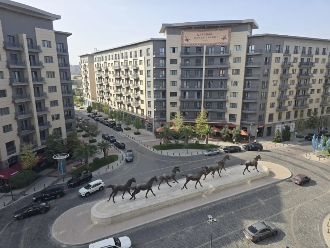Satılır 5 otaqlı mənzil 254 m²