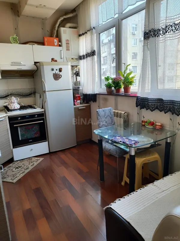 Satılır 2 otaqlı mənzil 73 m²