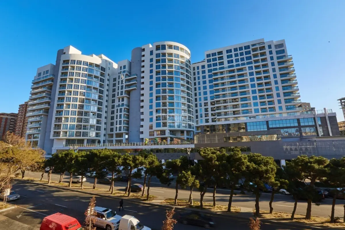 Satılır 2 otaqlı mənzil 95.7 m²