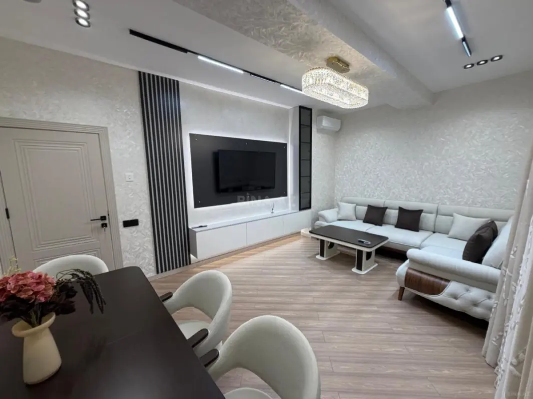 Satılır 3 otaqlı mənzil 91 m²