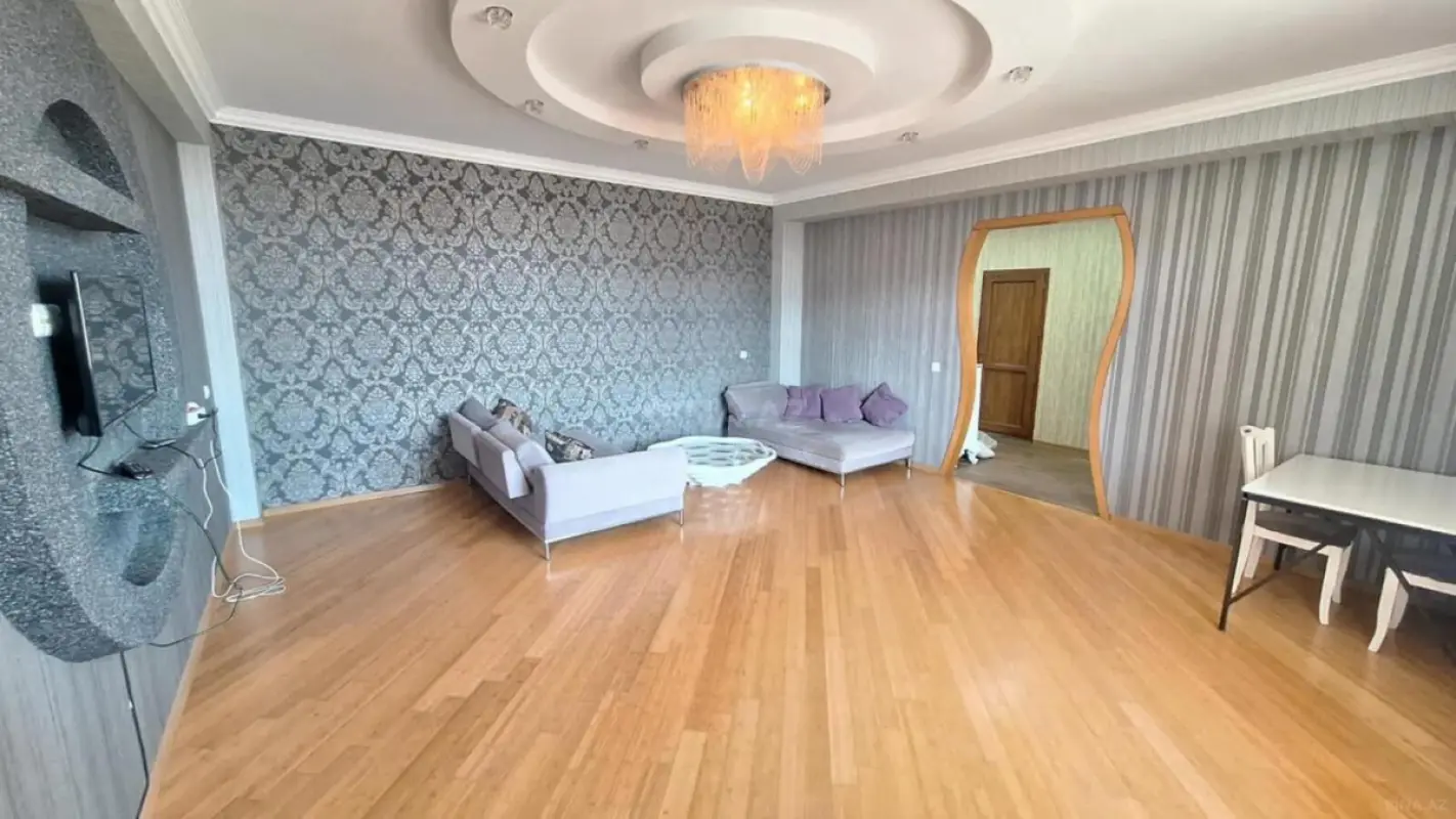Kirayə verilir 2 otaqlı mənzil 65 m²