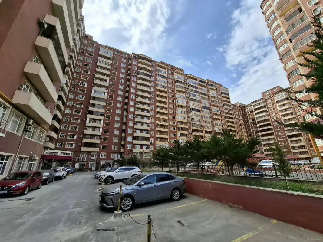 Satılır 2 otaqlı mənzil 61 m²