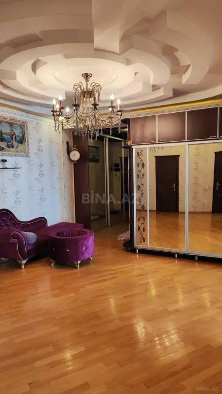 Satılır 3 otaqlı mənzil 156 m²