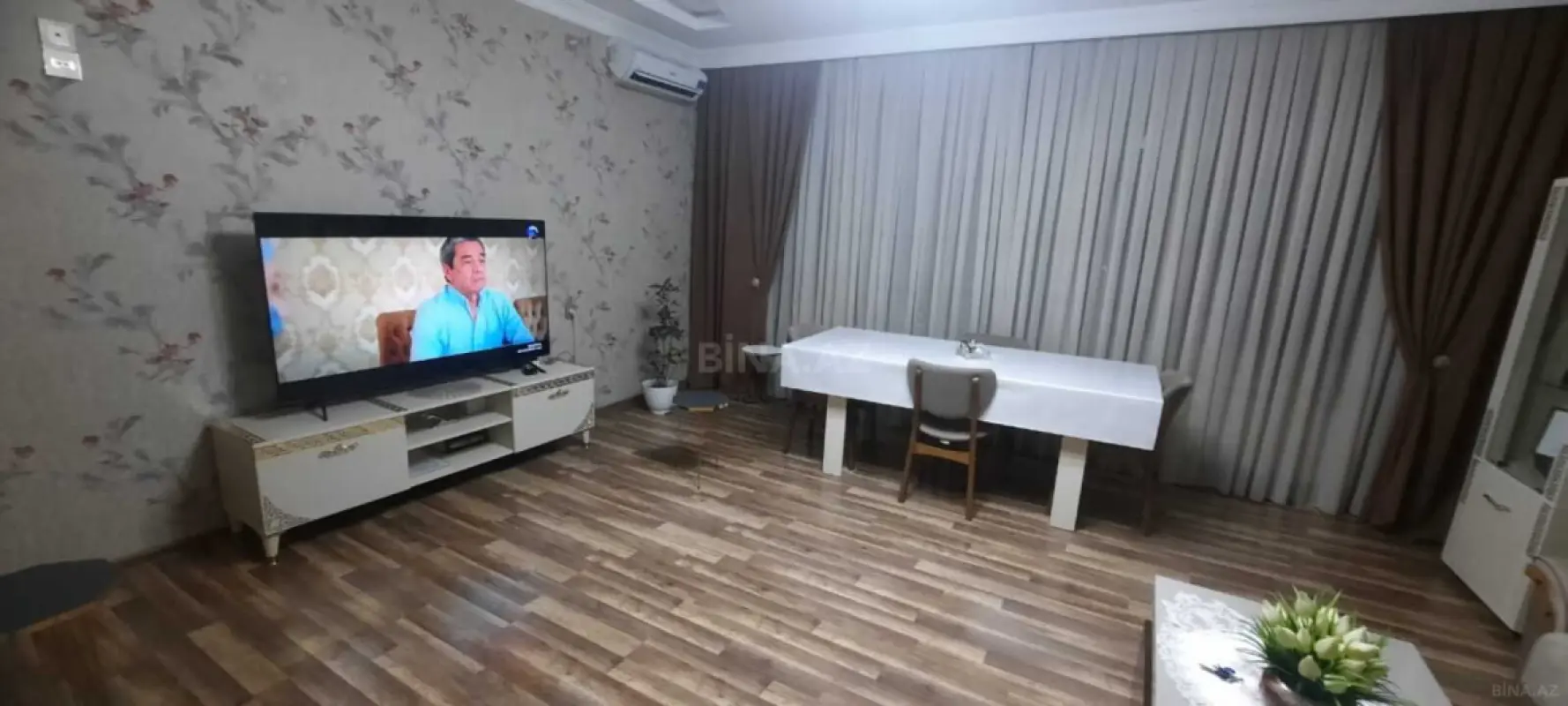 Satılır 3 otaqlı mənzil 137 m²