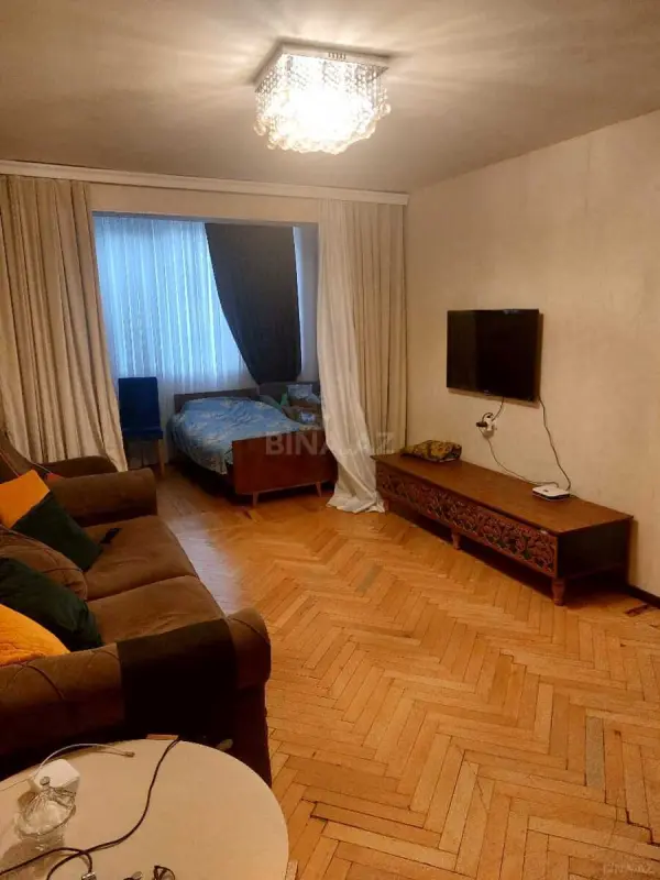 Satılır 2 otaqlı mənzil 70 m²