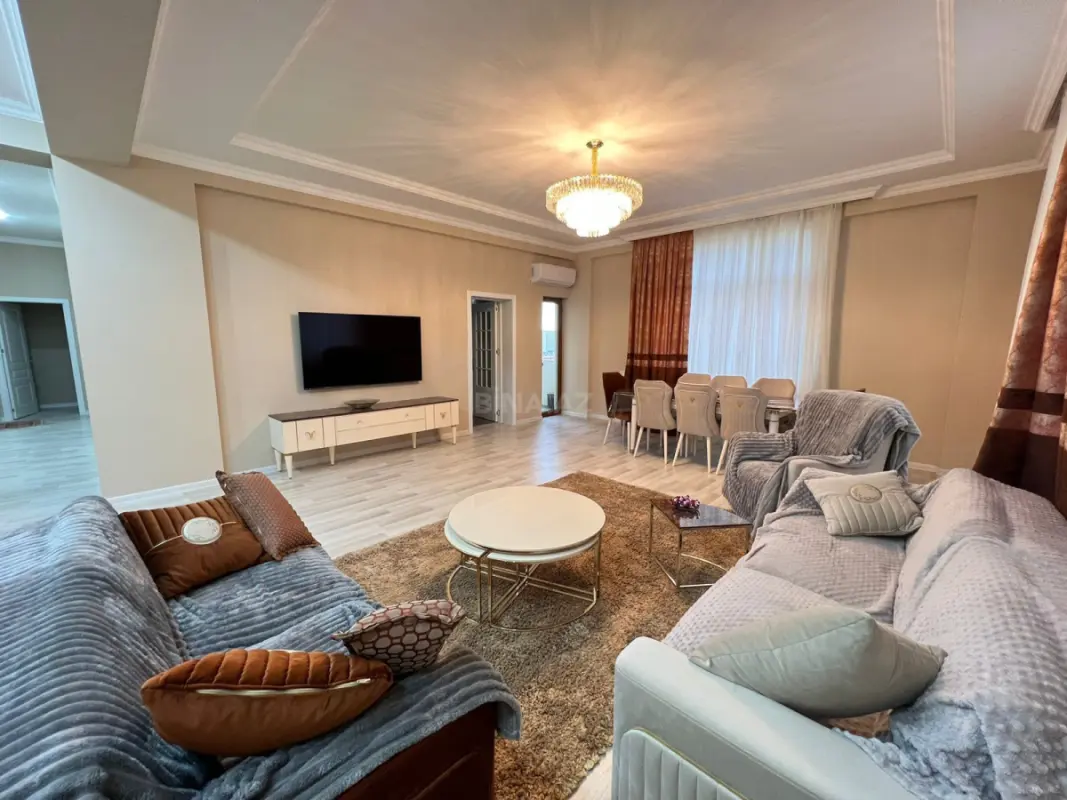 Kirayə verilir 2 otaqlı mənzil 95 m²