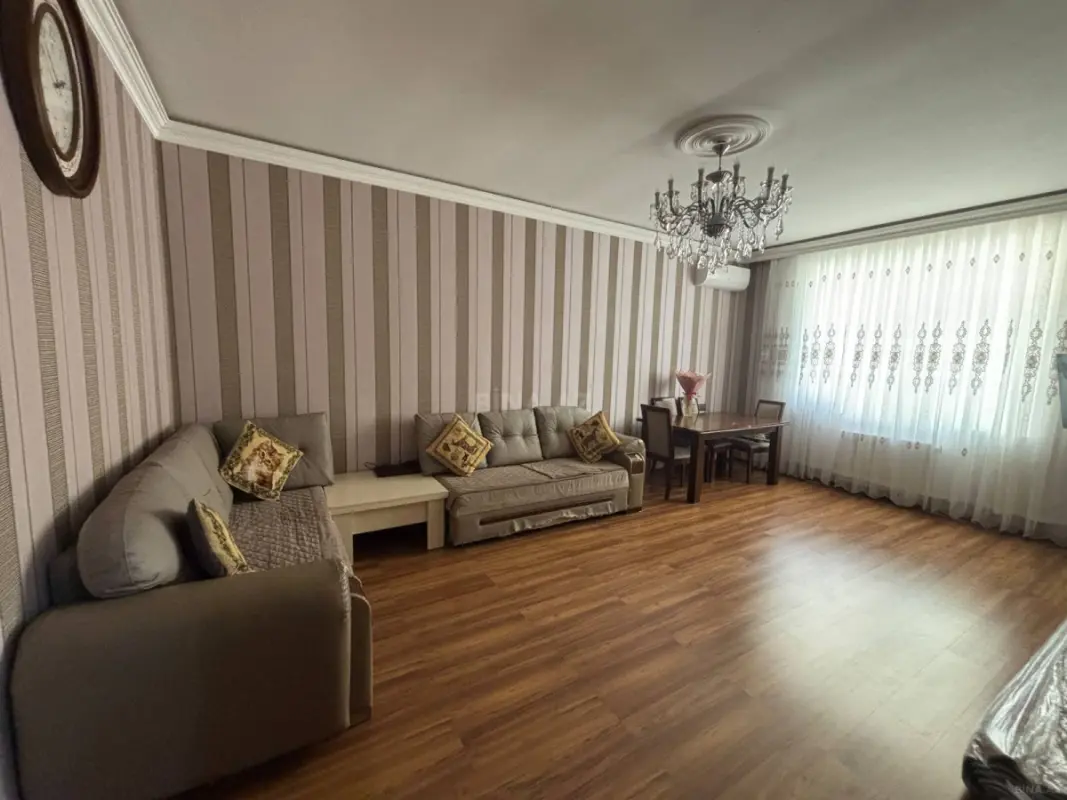 Satılır 3 otaqlı mənzil 123.6 m²